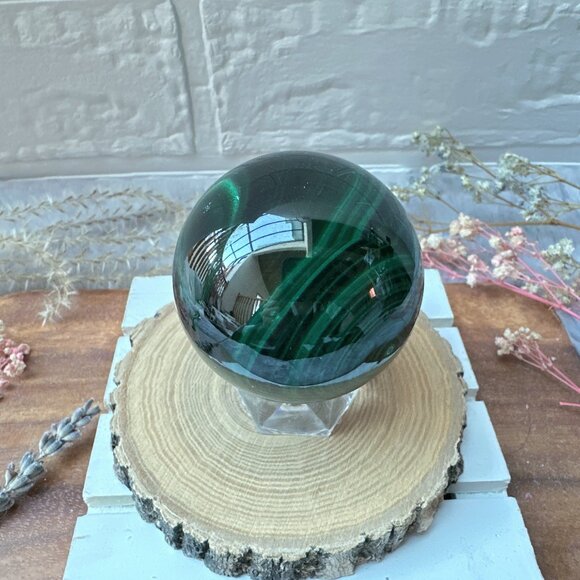 Gorgeous Malachite Sphere from the Congo - Picture 6 of 10